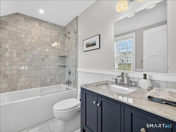 $1,355,000 | 27 Jerome Road, New London, CT 06320