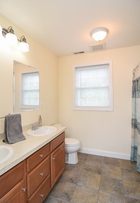 10 Cooperage Way Townsend, MA 01469 - Photo 25 of 34