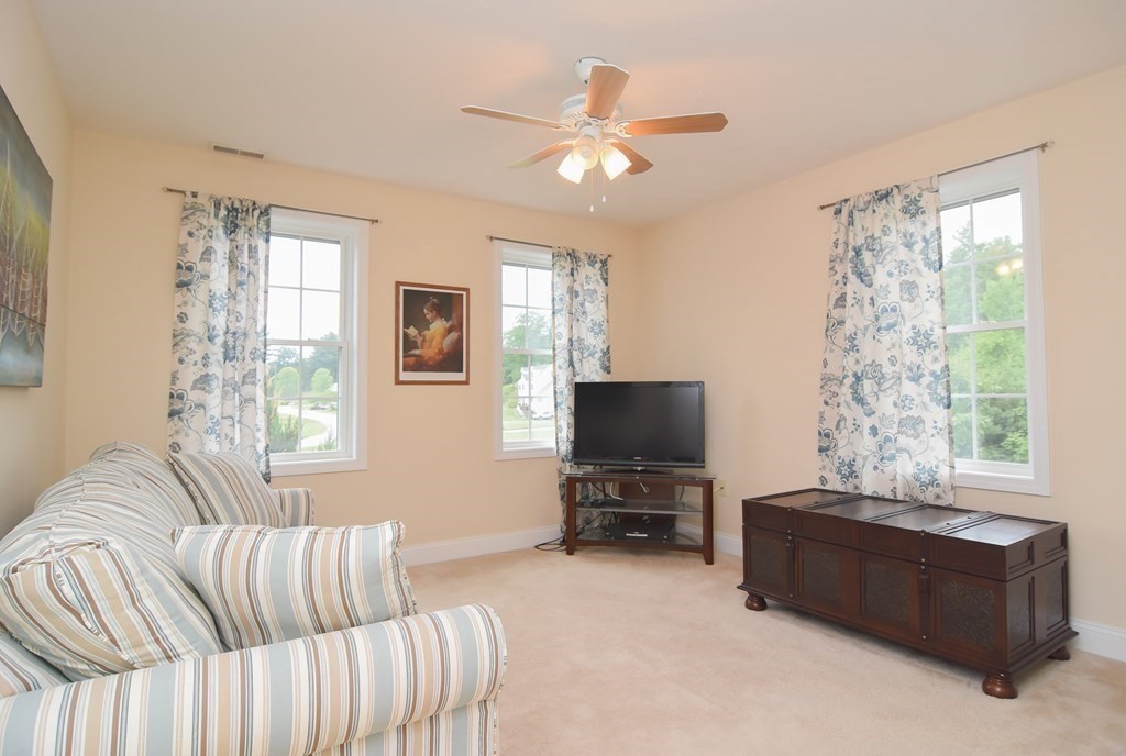 10 Cooperage Way Townsend, MA 01469 - Photo 26 of 34