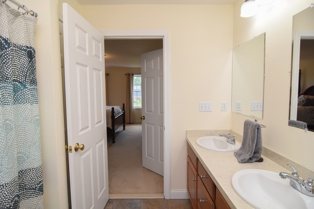 10 Cooperage Way Townsend, MA 01469 - Photo 30 of 34