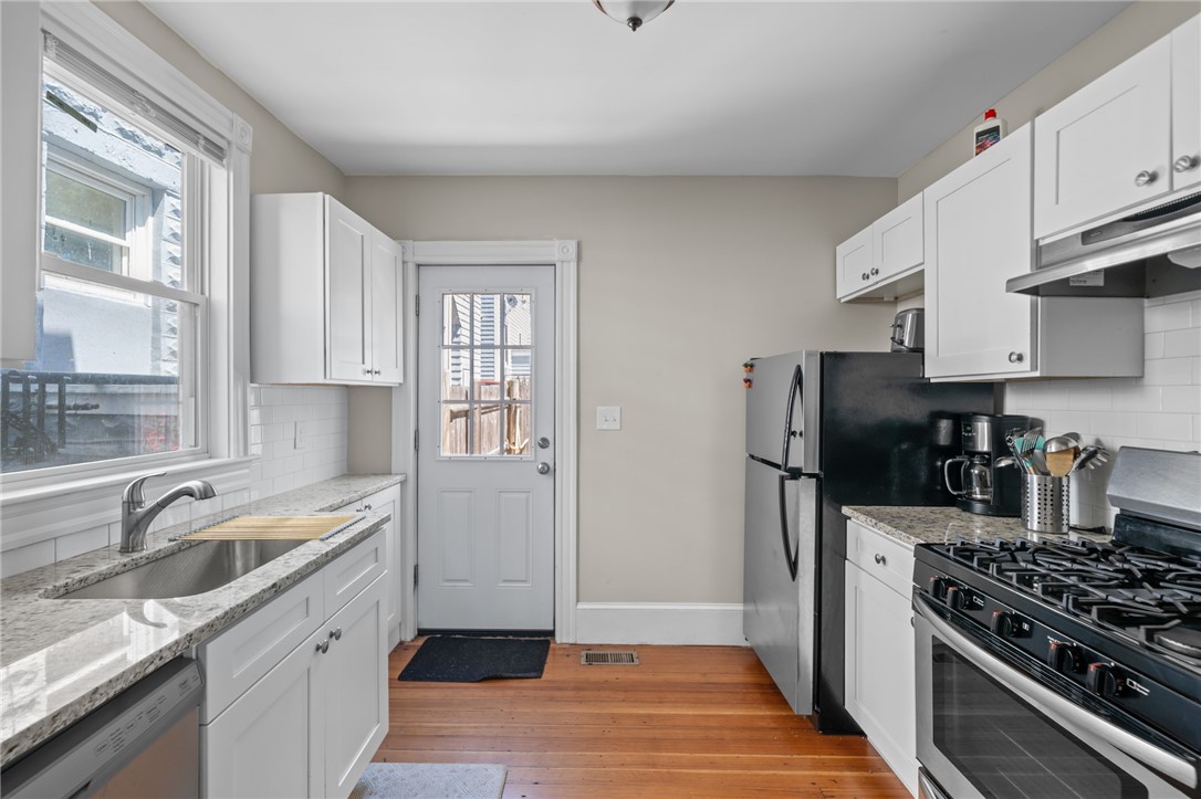 8 Spring Street, Unit A Newport, RI 02840 - Photo 12 of 30