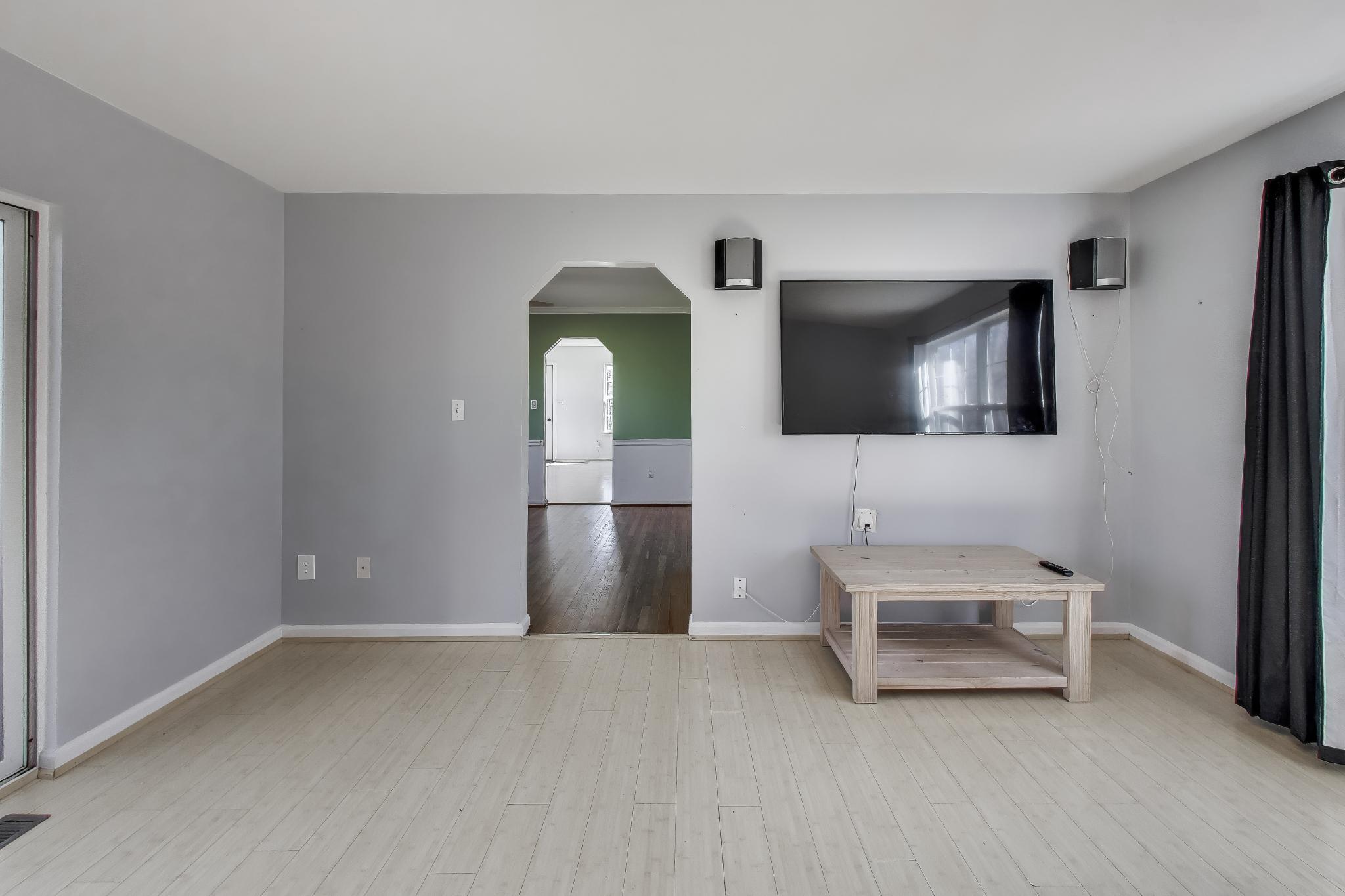 525 Stoakley Road Prince Frederick, MD 20678 - Photo 16 of 41 Large den with access to deck.