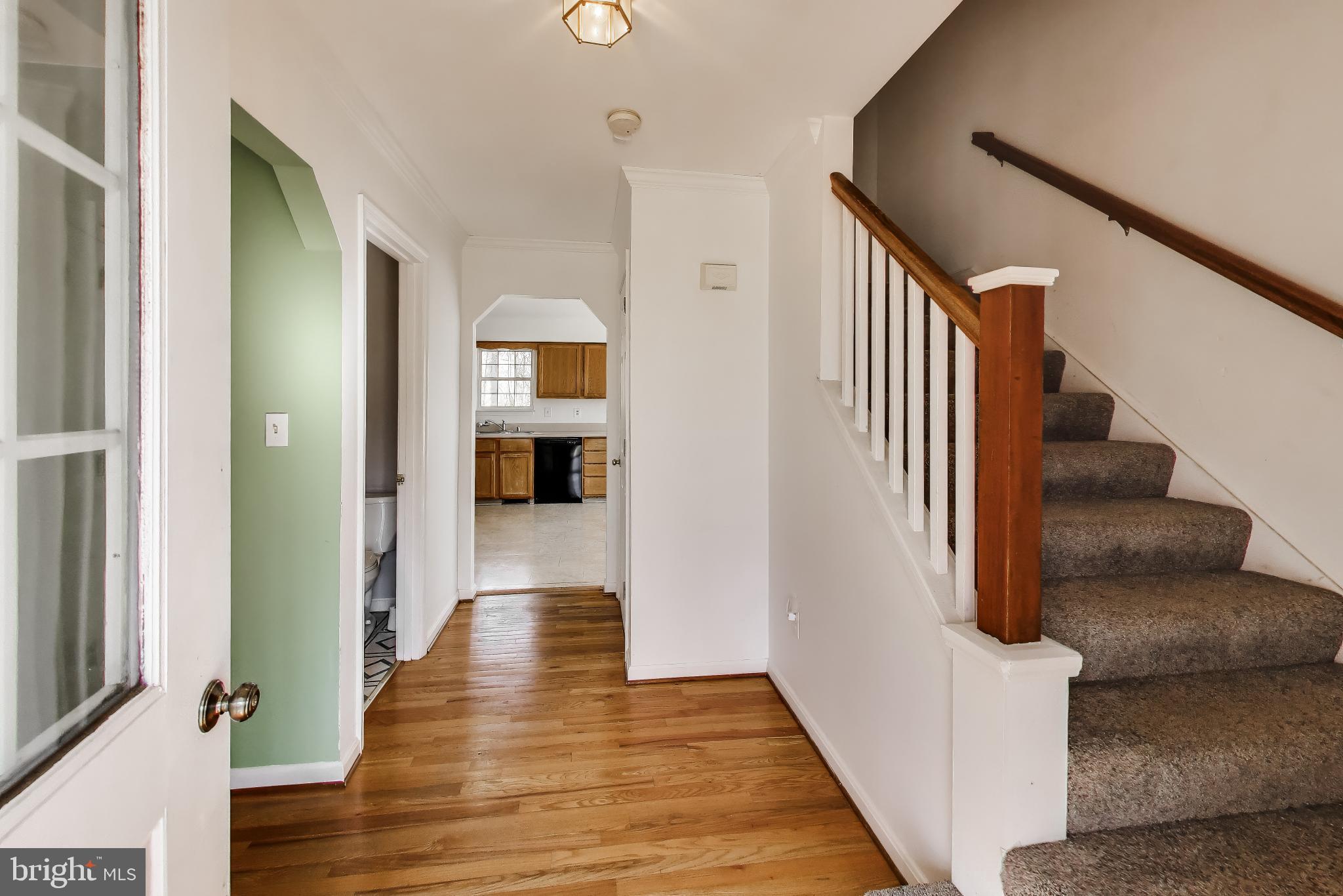525 Stoakley Road Prince Frederick, MD 20678 - Photo 5 of 41 Inviting entryway with warm tones.