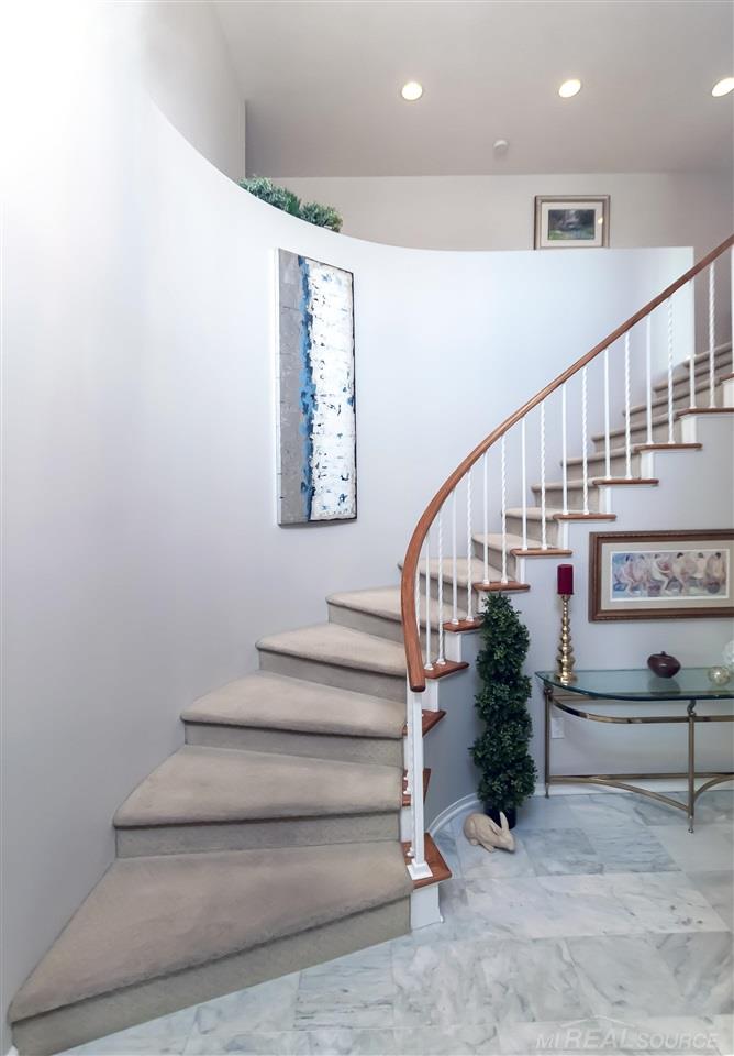 692 Canterbury Road Grosse Pointe, MI 48236 - Photo 4 of 65 50071726-3.JPG