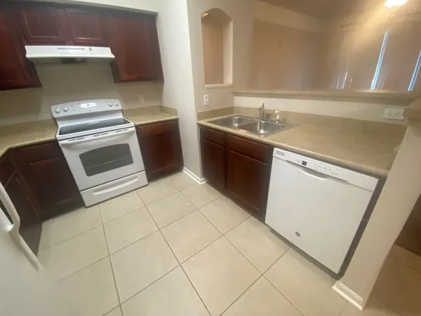 $149,000 | 2801 Chancellorsville Drive, Unit 906, Tallahassee, FL 32312