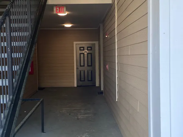 $149,900 | 2801 Chancellorsville Drive, Unit 906, Tallahassee, FL 32312