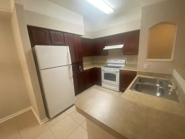 $149,900 | 2801 Chancellorsville Drive, Unit 906, Tallahassee, FL 32312