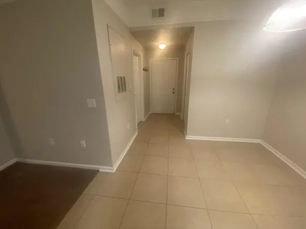 $149,900 | 2801 Chancellorsville Drive, Unit 906, Tallahassee, FL 32312