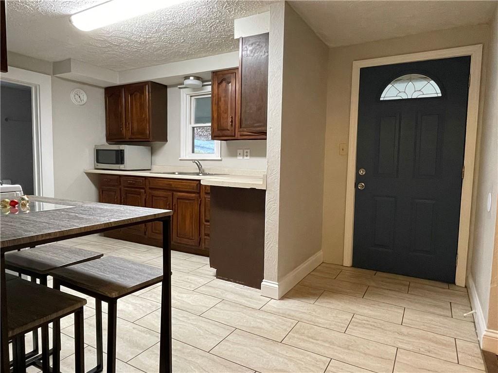 518 Stilley Road Clairton, PA 15025 - Photo 5 of 24 Gallery Image 5