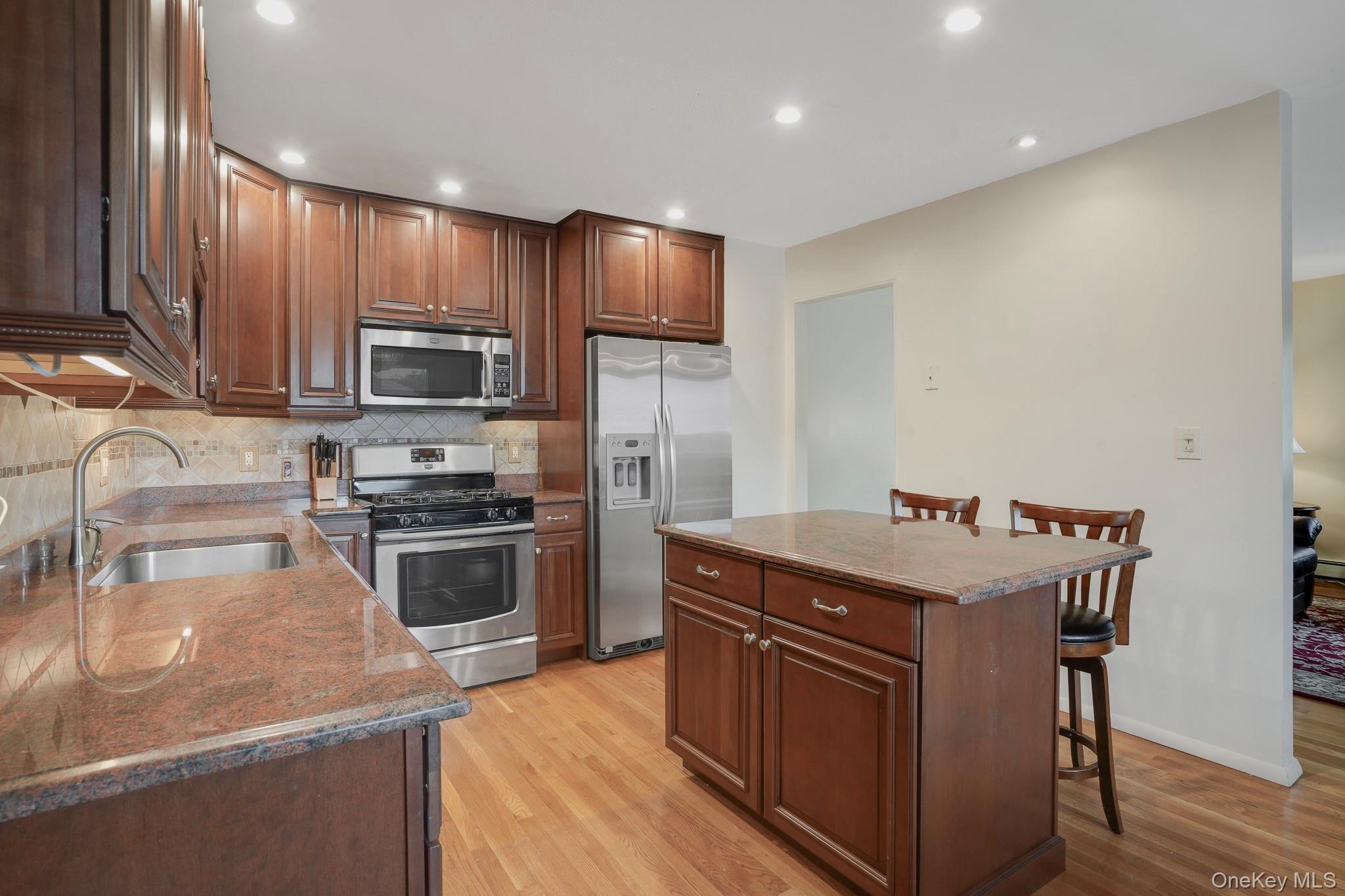 51 Sutton Park Road Poughkeepsie, NY 12603 - Photo 5 of 22
