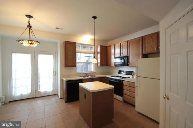 $2,650 | 4312 Mallory Hill Lane, Fairfax, VA 22033