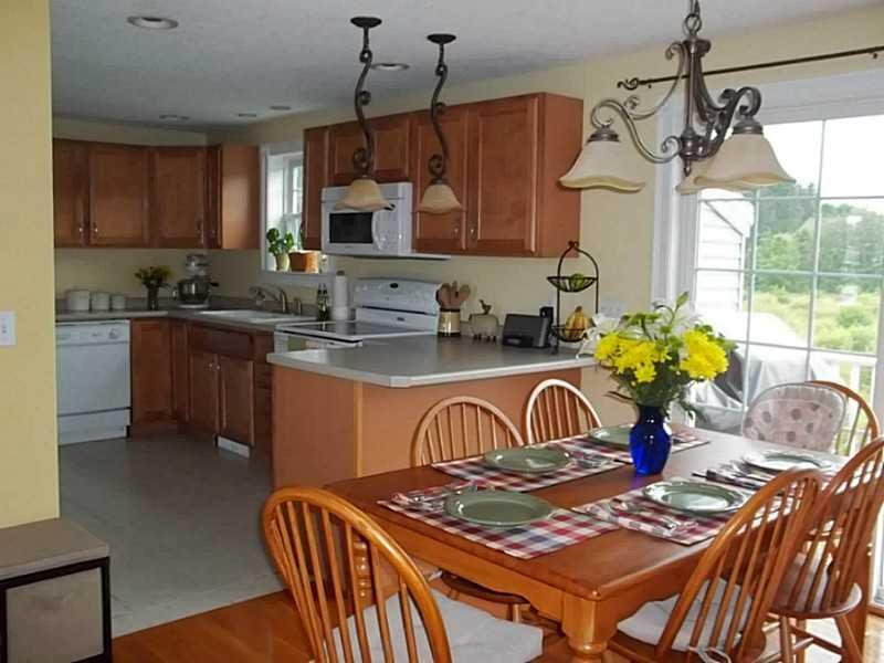 11 Tasker Street, Unit 4 Saco, ME 04072 - Photo 4 of 25 Dining Room.