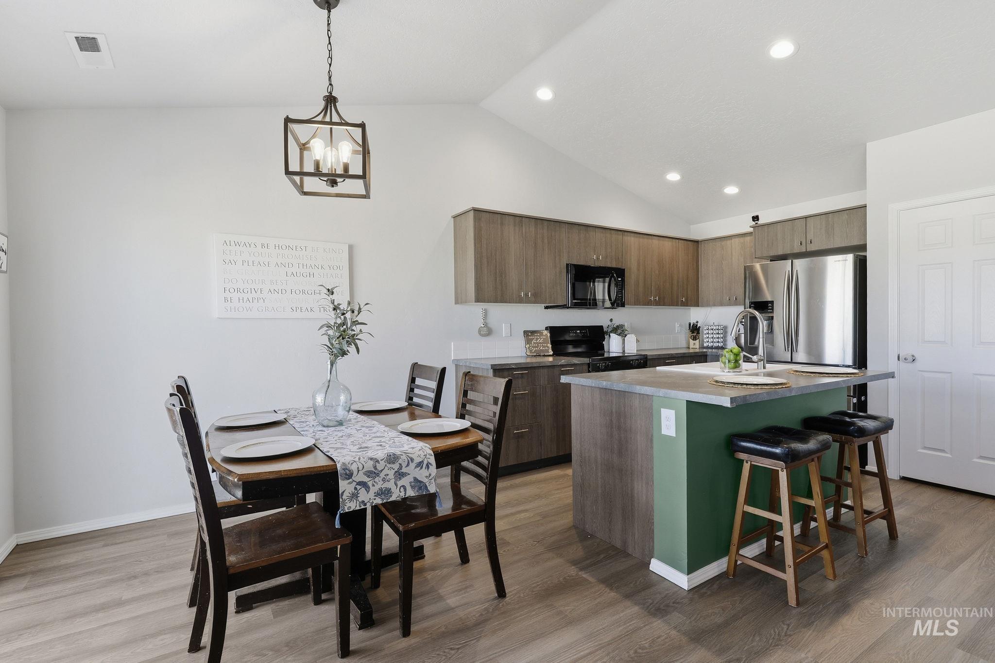 16780 Breton Way Caldwell, ID 83607 - Photo 13 of 28 Kitchen