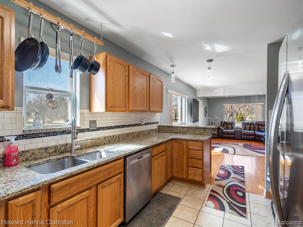 3087 South Adams Road Rochester Hills, MI 48309 - Photo 9 of 32
