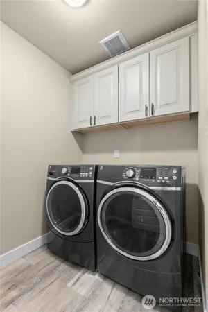 $969,999 | 3118 290th Street South, Roy, WA 98580