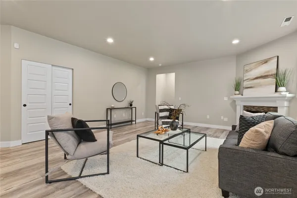 $969,999 | 3118 290th Street South, Roy, WA 98580