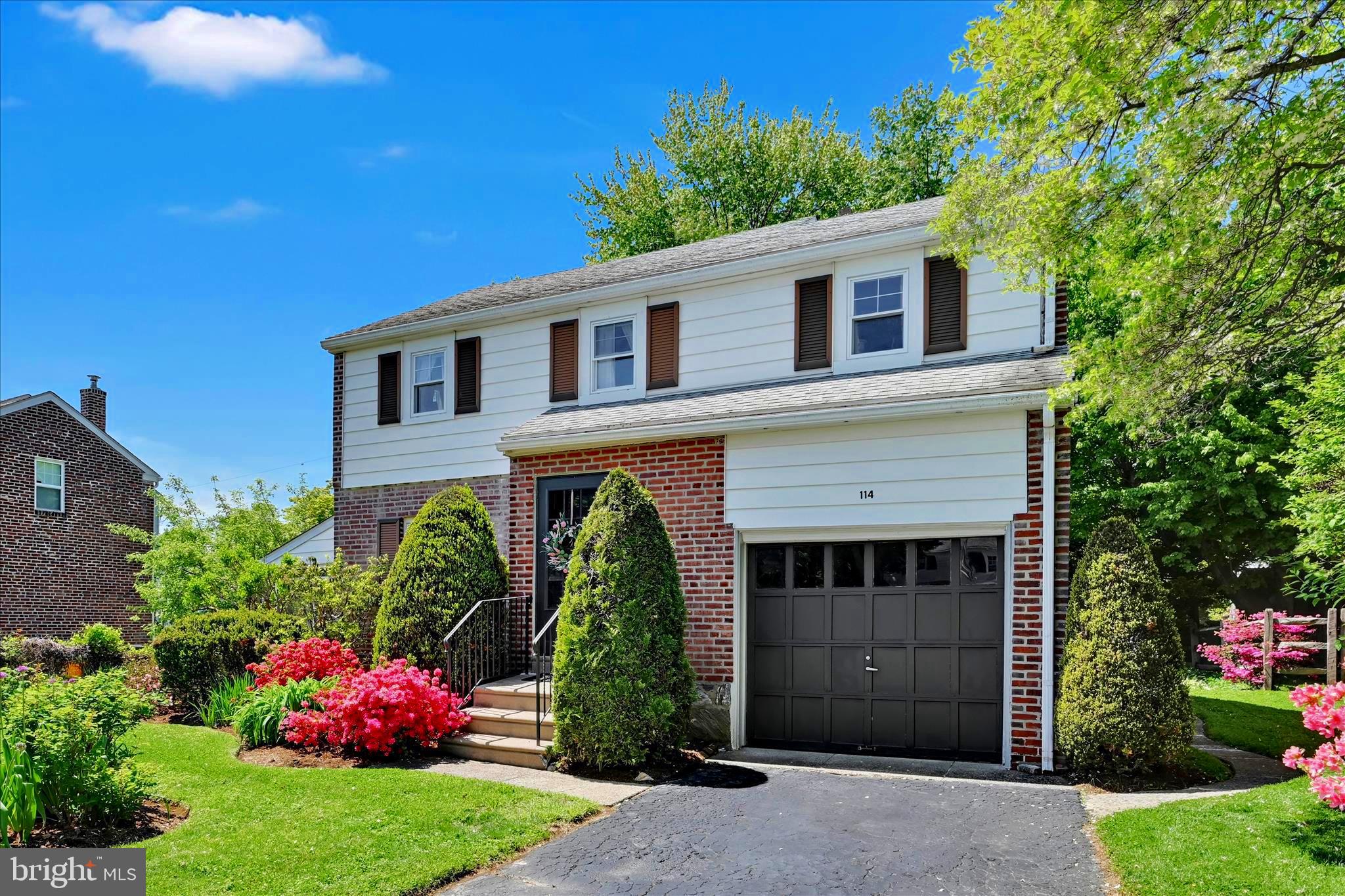 114 Rambling Way Springfield, PA 19064 - Photo 1 of 43 Exterior Front