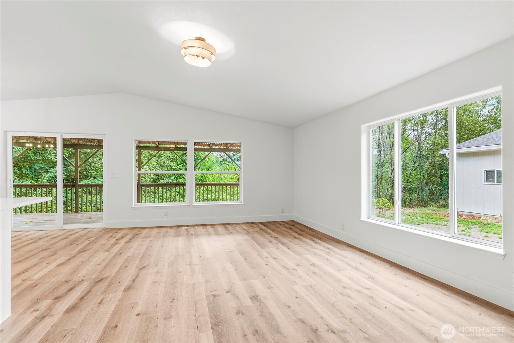186 Elochoman Valley Road Cathlamet, WA 98612 - Photo 14 of 30 Gallery Image 14