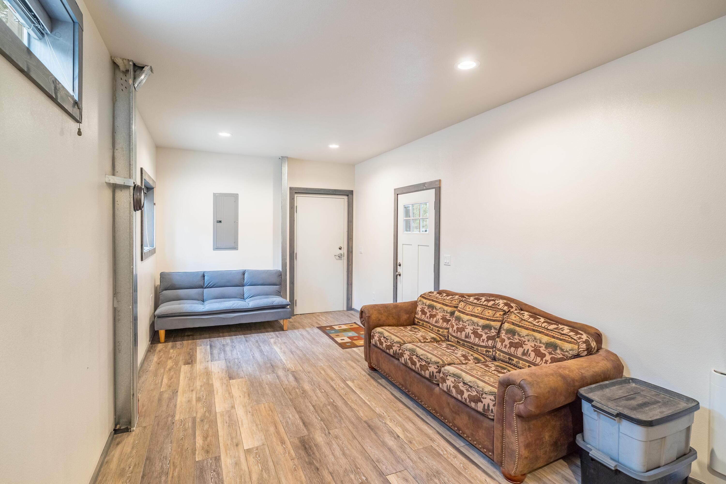 152340 Silver Spur Road La Pine, OR 97739 - Photo 11 of 19 Silver Spur living qtr 1