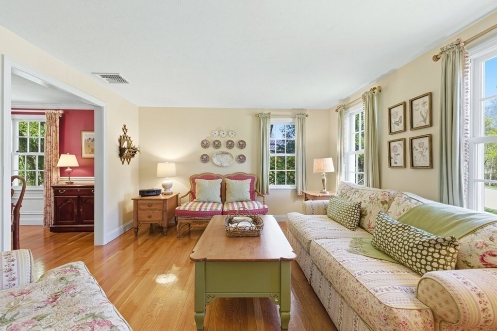 7 Tanglewood Road Walpole, MA 02032 - Photo 16 of 40