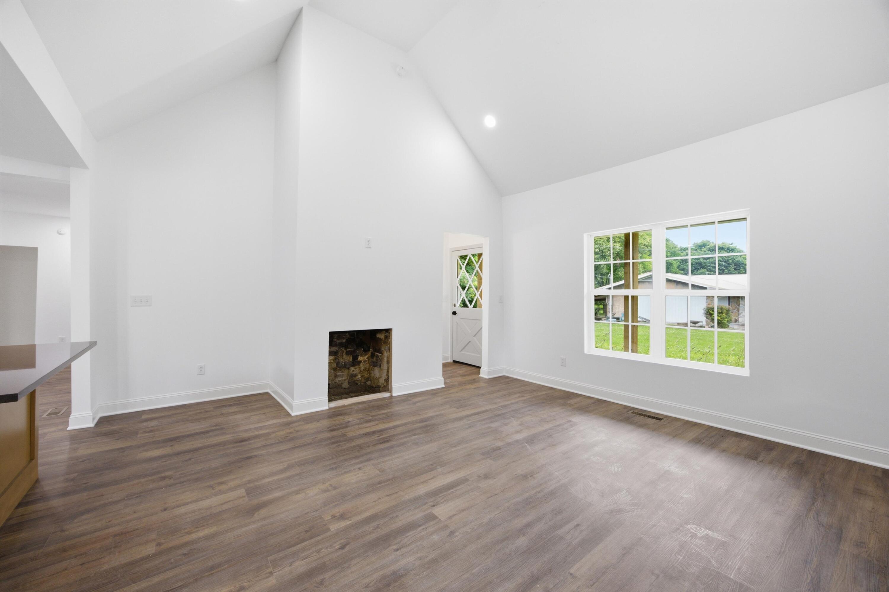 760 Keith Road Southeast Dalton, GA 30721 - Photo 6 of 31 06-760KeithSt-1