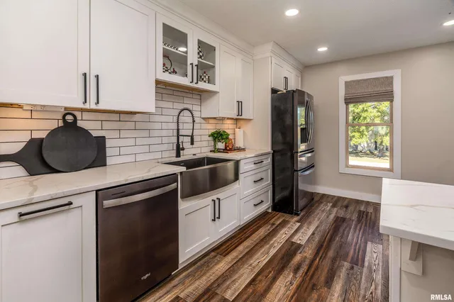 $339,000 | 2701 Hickory Lane, Marion, IL 62959