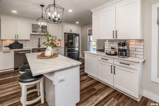 $339,000 | 2701 Hickory Lane, Marion, IL 62959