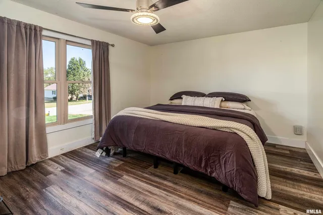 $339,000 | 2701 Hickory Lane, Marion, IL 62959