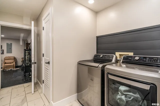 $339,000 | 2701 Hickory Lane, Marion, IL 62959