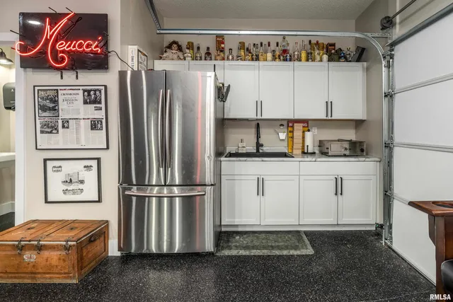 $339,000 | 2701 Hickory Lane, Marion, IL 62959