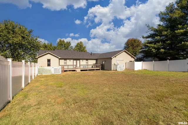 $339,000 | 2701 Hickory Lane, Marion, IL 62959