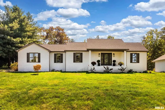 $339,000 | 2701 Hickory Lane, Marion, IL 62959