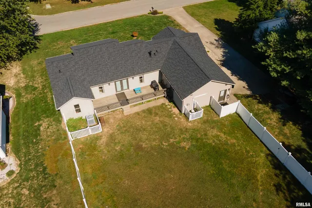 $339,000 | 2701 Hickory Lane, Marion, IL 62959