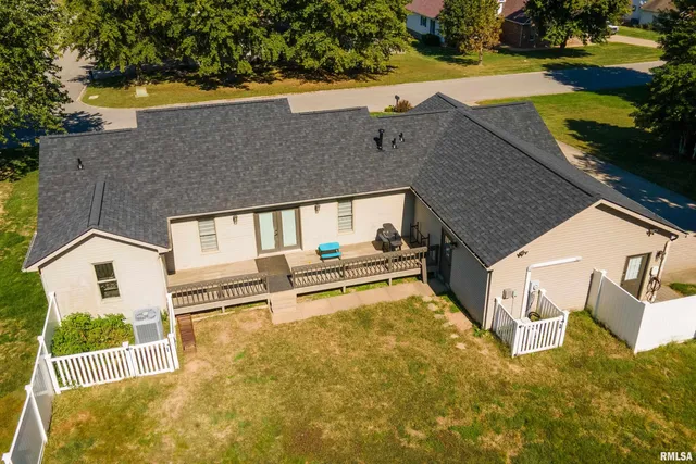 $339,000 | 2701 Hickory Lane, Marion, IL 62959