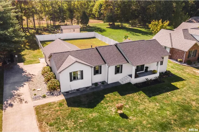 $339,000 | 2701 Hickory Lane, Marion, IL 62959