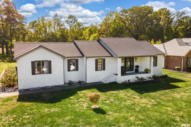 $339,000 | 2701 Hickory Lane, Marion, IL 62959