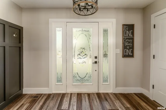 $339,000 | 2701 Hickory Lane, Marion, IL 62959