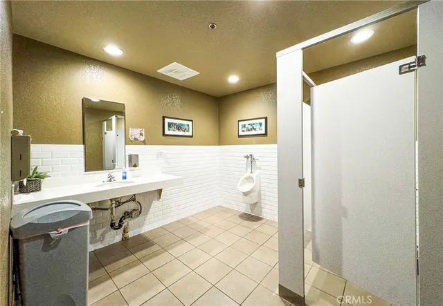 a view of a storage & utility room