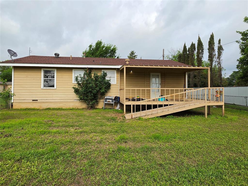 509 Starkey Street Bangs, TX 76823 - Photo 6 of 19
