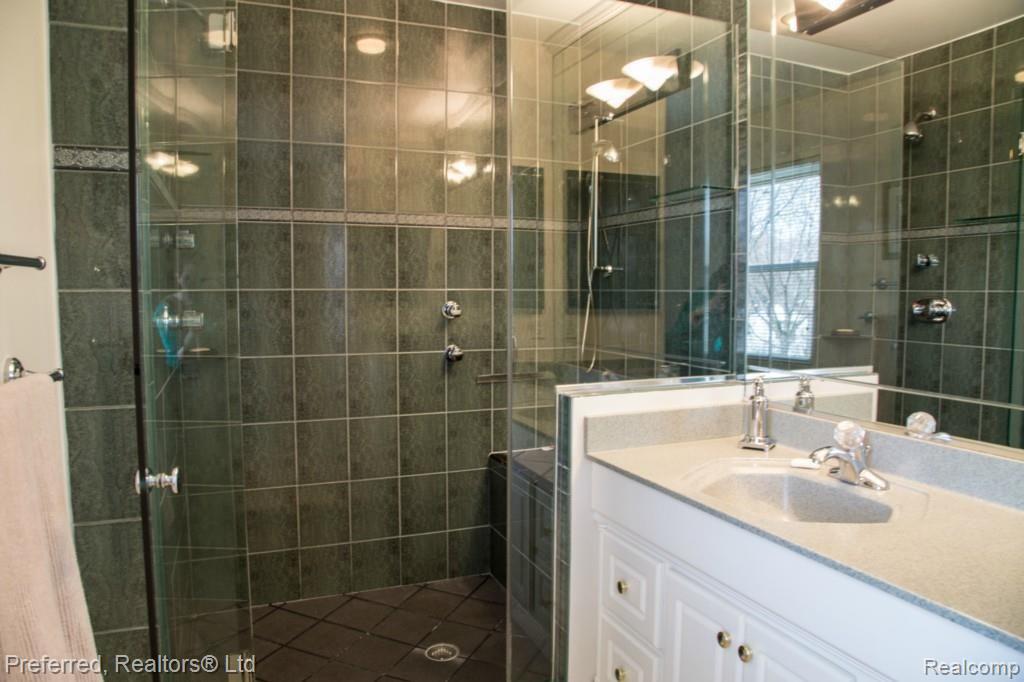 41810 Ridge Road East Novi, MI 48375 - Photo 18 of 25