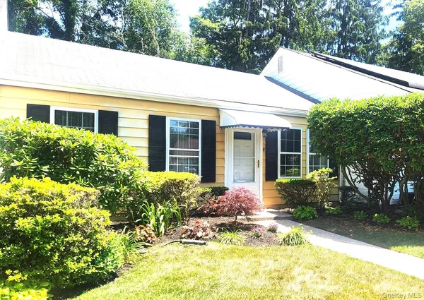 $289,000 | 9 Freedom Lane, Coram, NY 11784