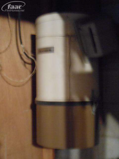 5433 Van Slyke Road Flint, MI 48507 - Photo 18 of 42 20365271-17.JPG
