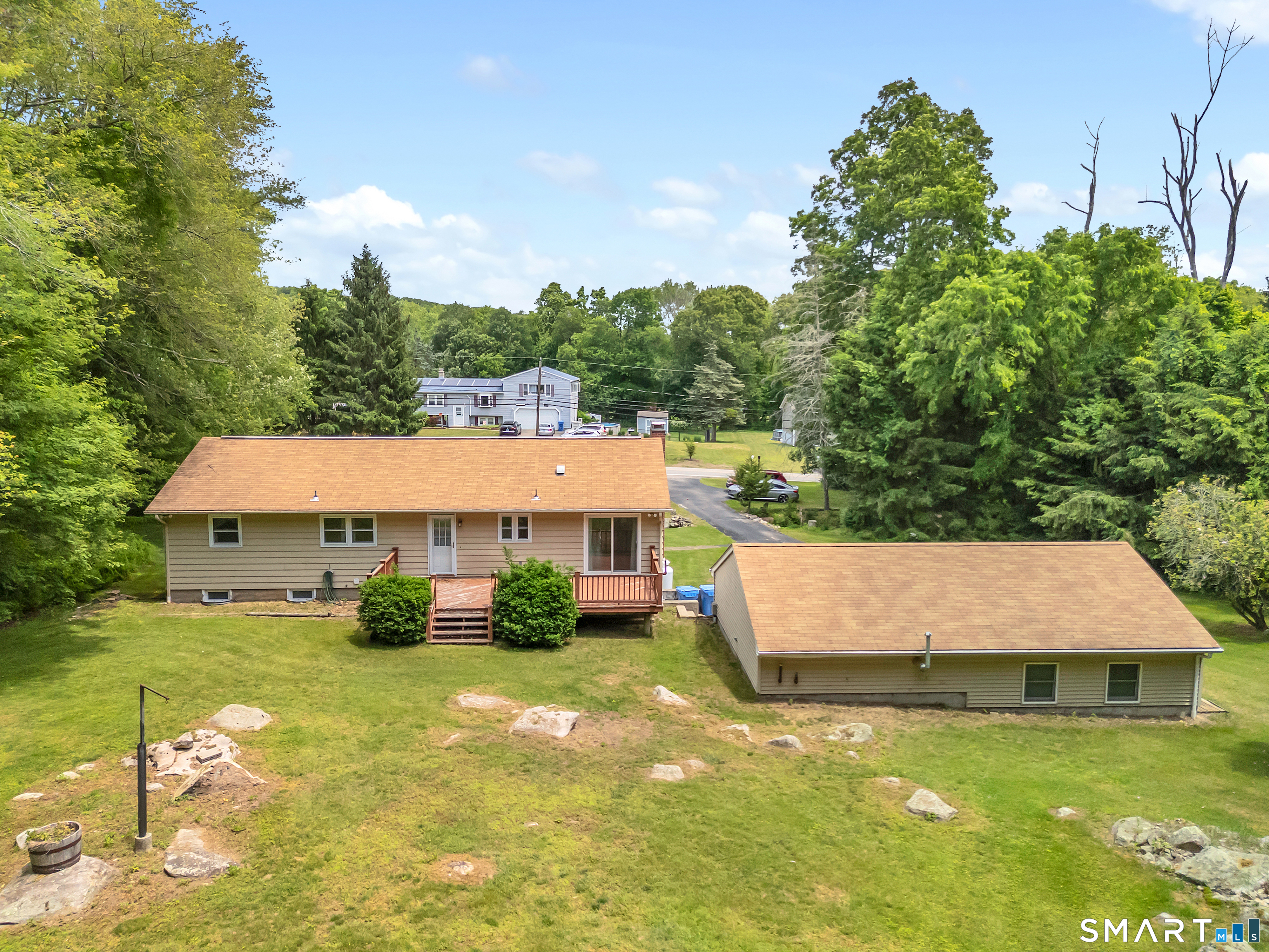 688 Raymond Hill Road Montville, CT 06370 - Photo 7 of 40