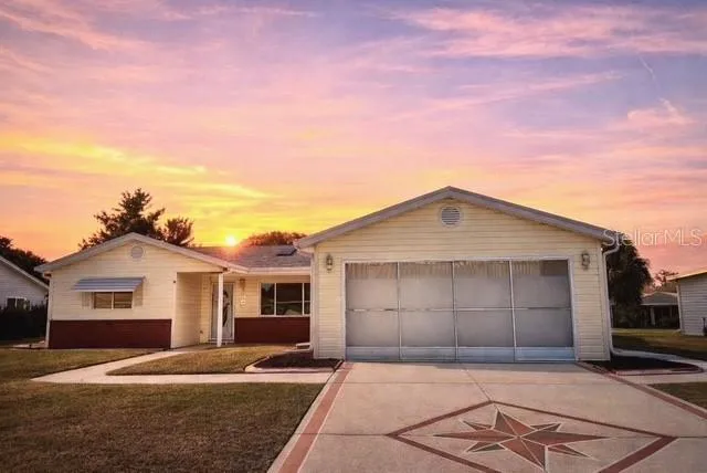 $299,900 | 17576 Southeast 96th Court, Summerfield, FL 34491