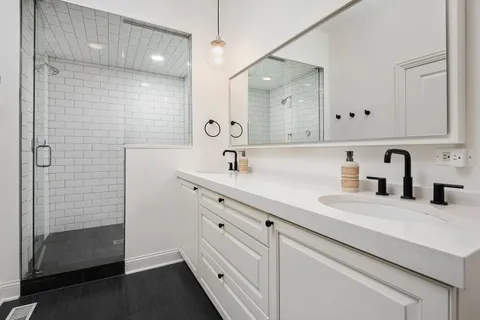 $695,000 | 2136 West Division Street, Unit 4, Chicago, IL 60622