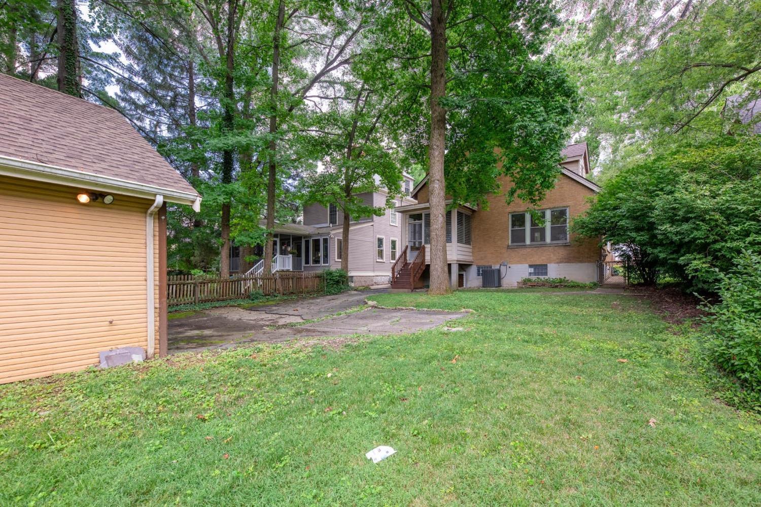 3258 Epworth Avenue Cincinnati, OH 45211 - Photo 4 of 22