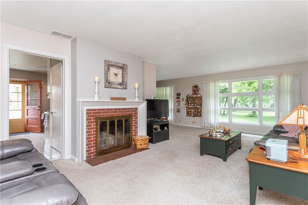 925 Longfellow Road Anderson, IN 46011 - Photo 5 of 28 Gallery Image 5