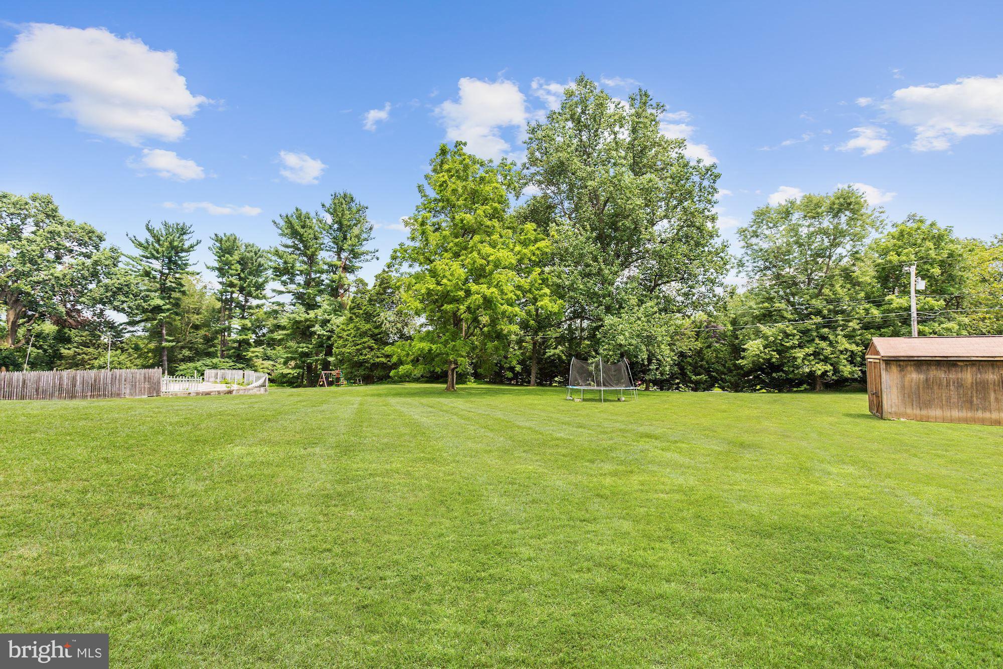 6629 Whitegate Road Clarksville, MD 21029 - Photo 38 of 44 Landscaped Grounds