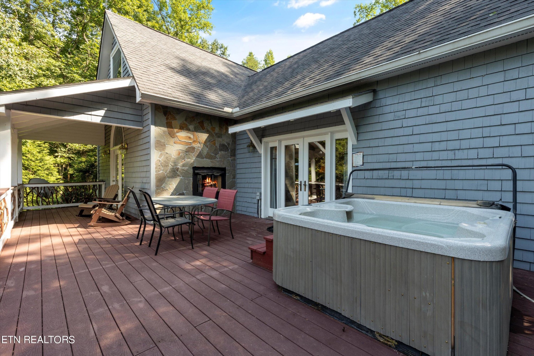 3638 Locust Ridge Road Sevierville, TN 37876 - Photo 34 of 50 a outdoor dining space with furniture