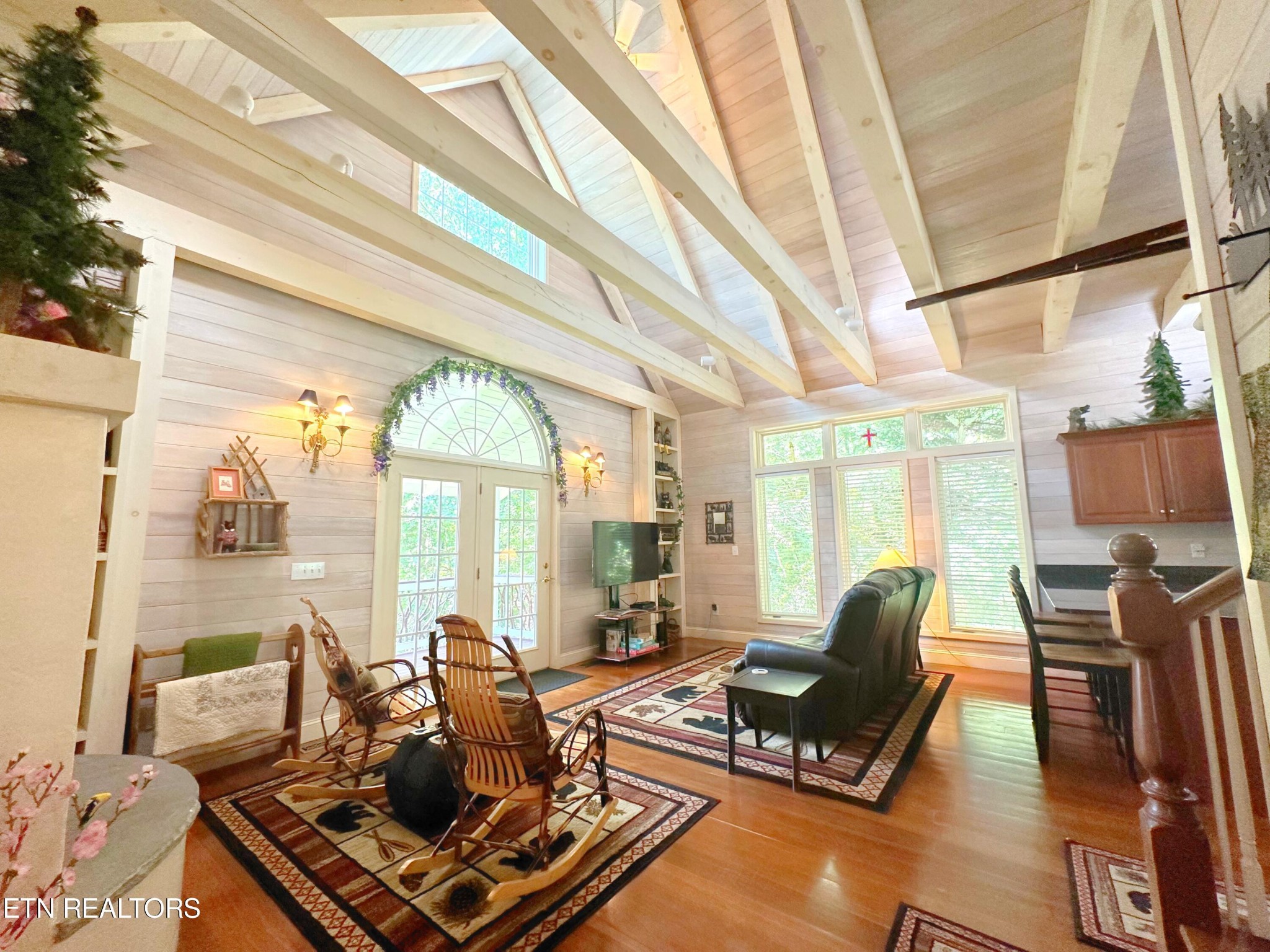 3638 Locust Ridge Road Sevierville, TN 37876 - Photo 5 of 50 a living room with furniture